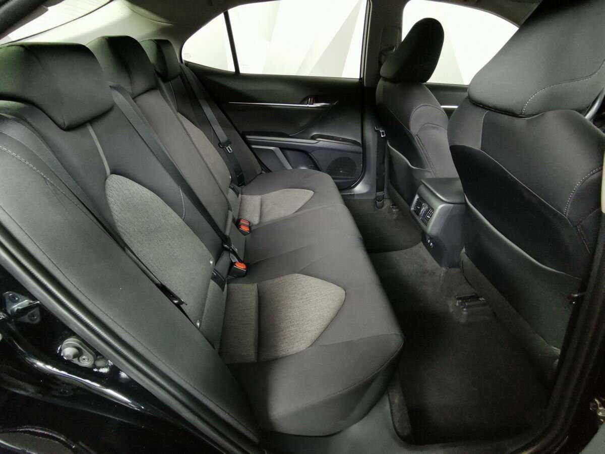 Toyota Camry с пробегом — 2021 год. Фото: #11