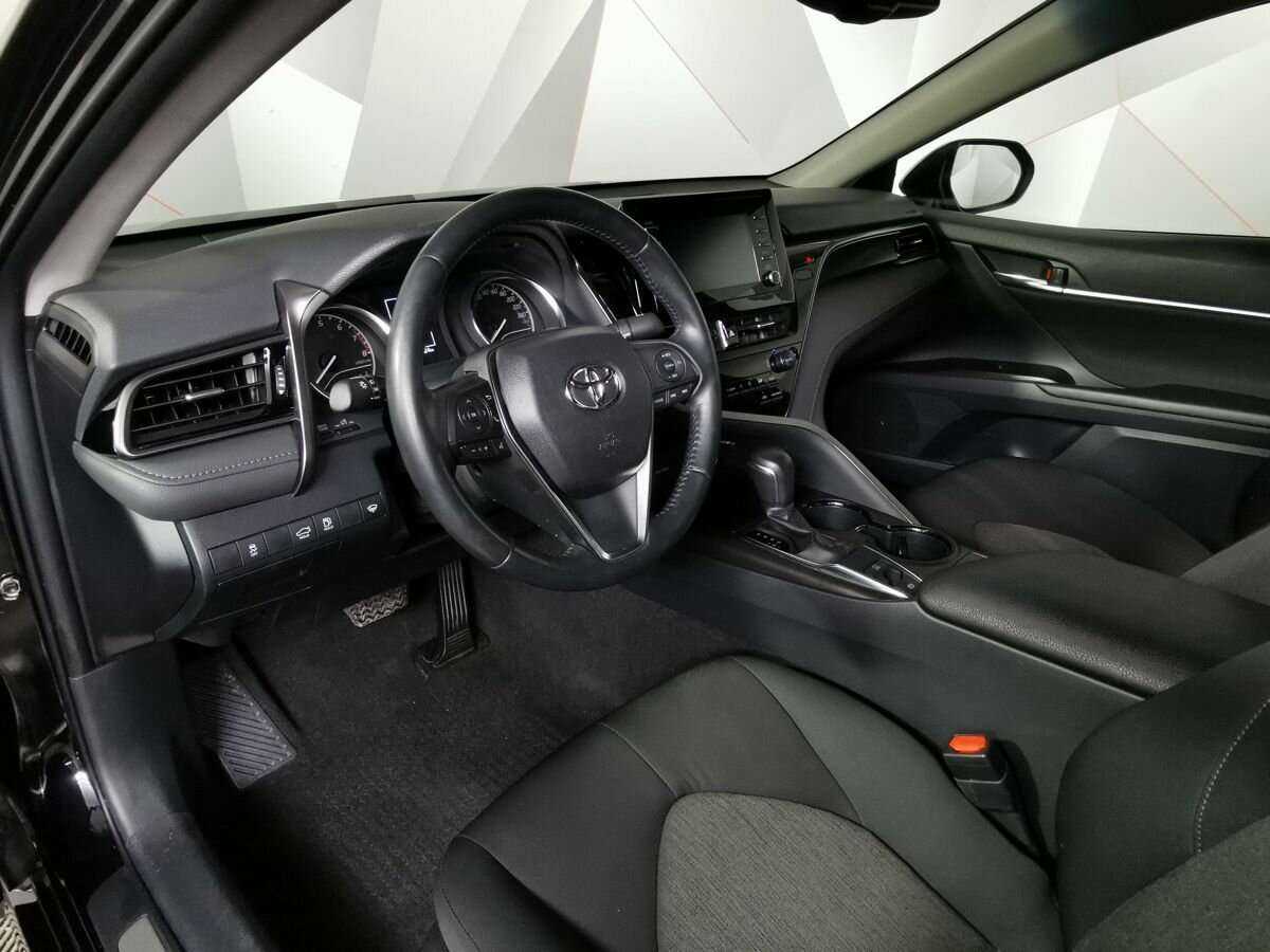 Toyota Camry с пробегом — 2021 год. Фото: #13
