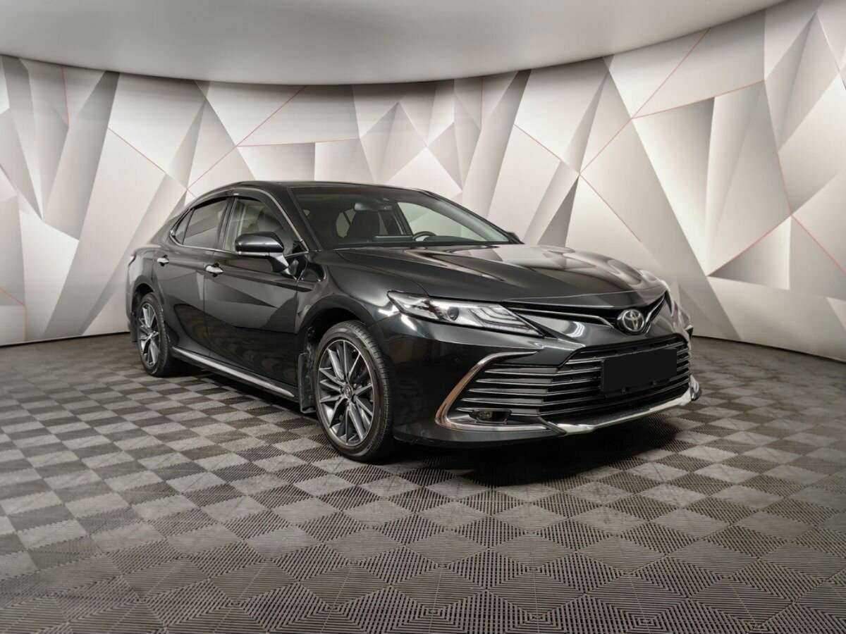 Toyota Camry с пробегом — 2023 год. Фото: #2