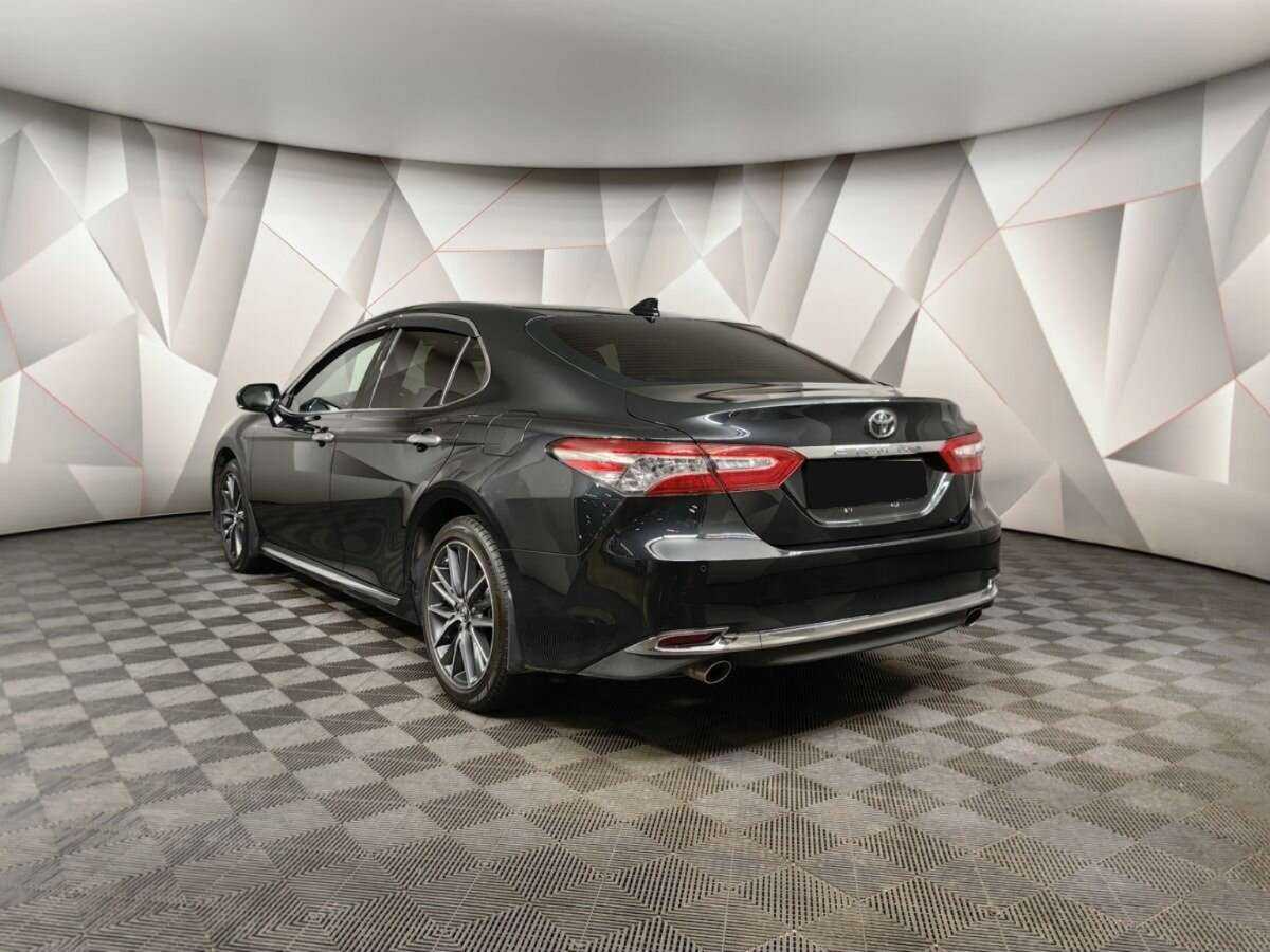 Toyota Camry с пробегом — 2023 год. Фото: #3