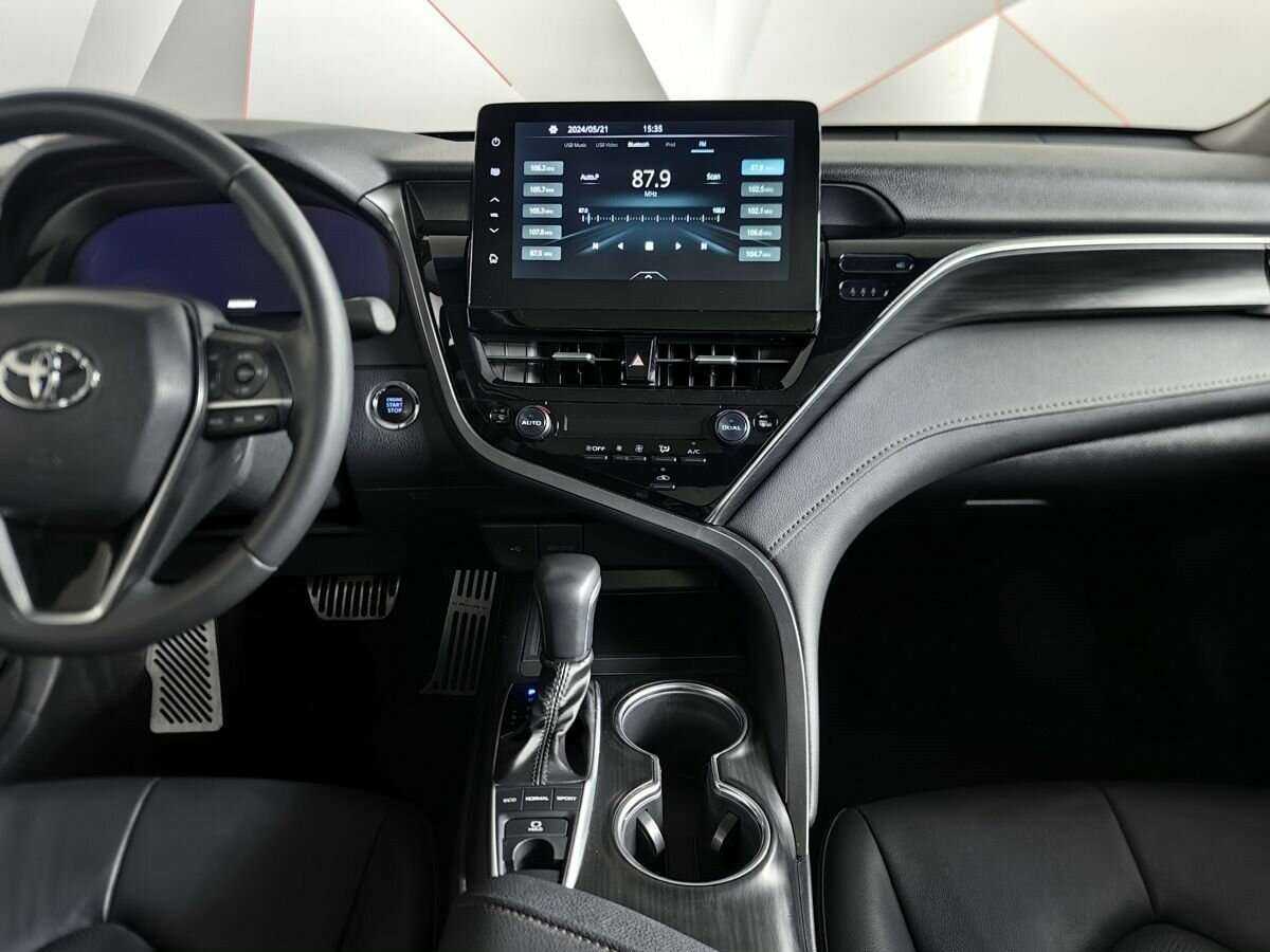 Toyota Camry с пробегом — 2023 год. Фото: #10