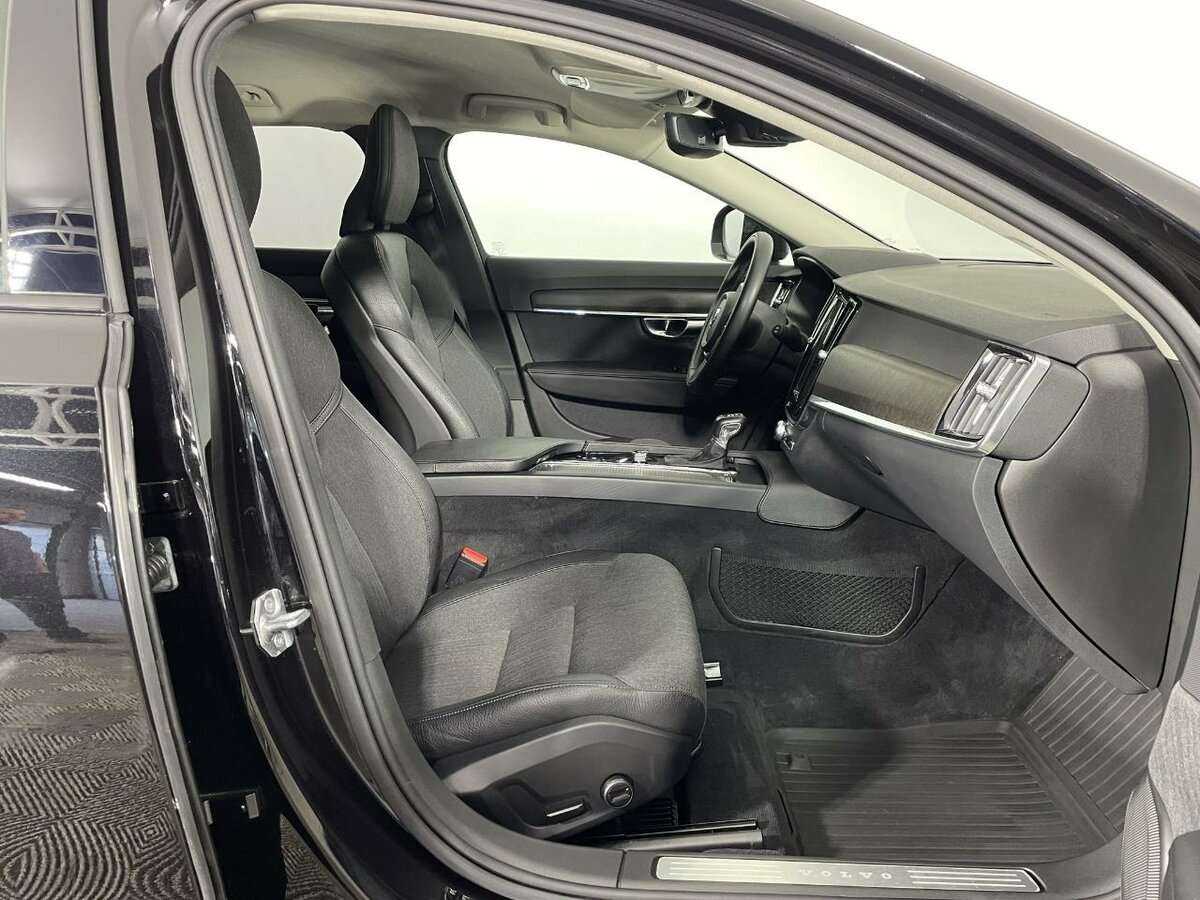 Volvo V90 Cross Country с пробегом — 2018 год. Фото: #13