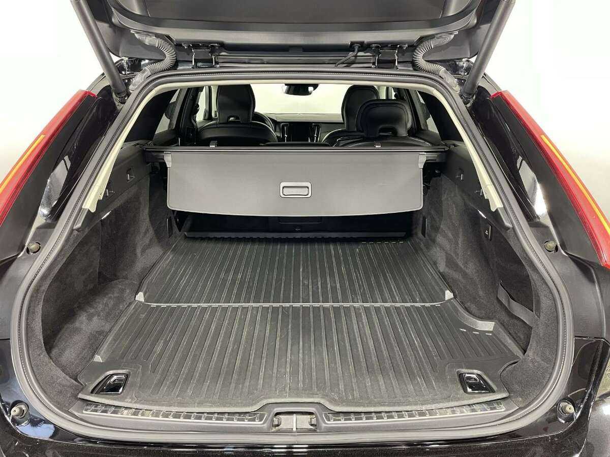 Volvo V90 Cross Country с пробегом — 2018 год. Фото: #17