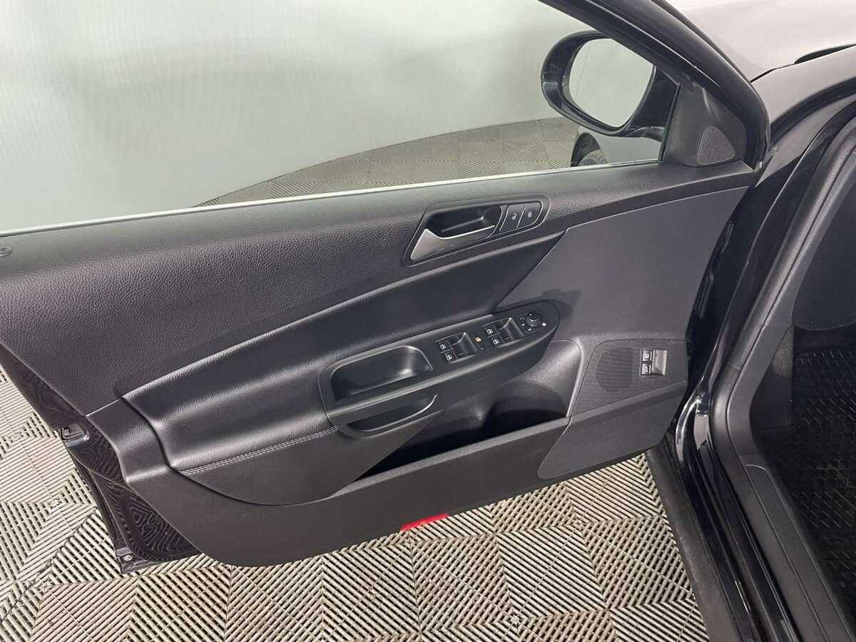 Volkswagen Passat с пробегом — 2010 год. Фото: #7