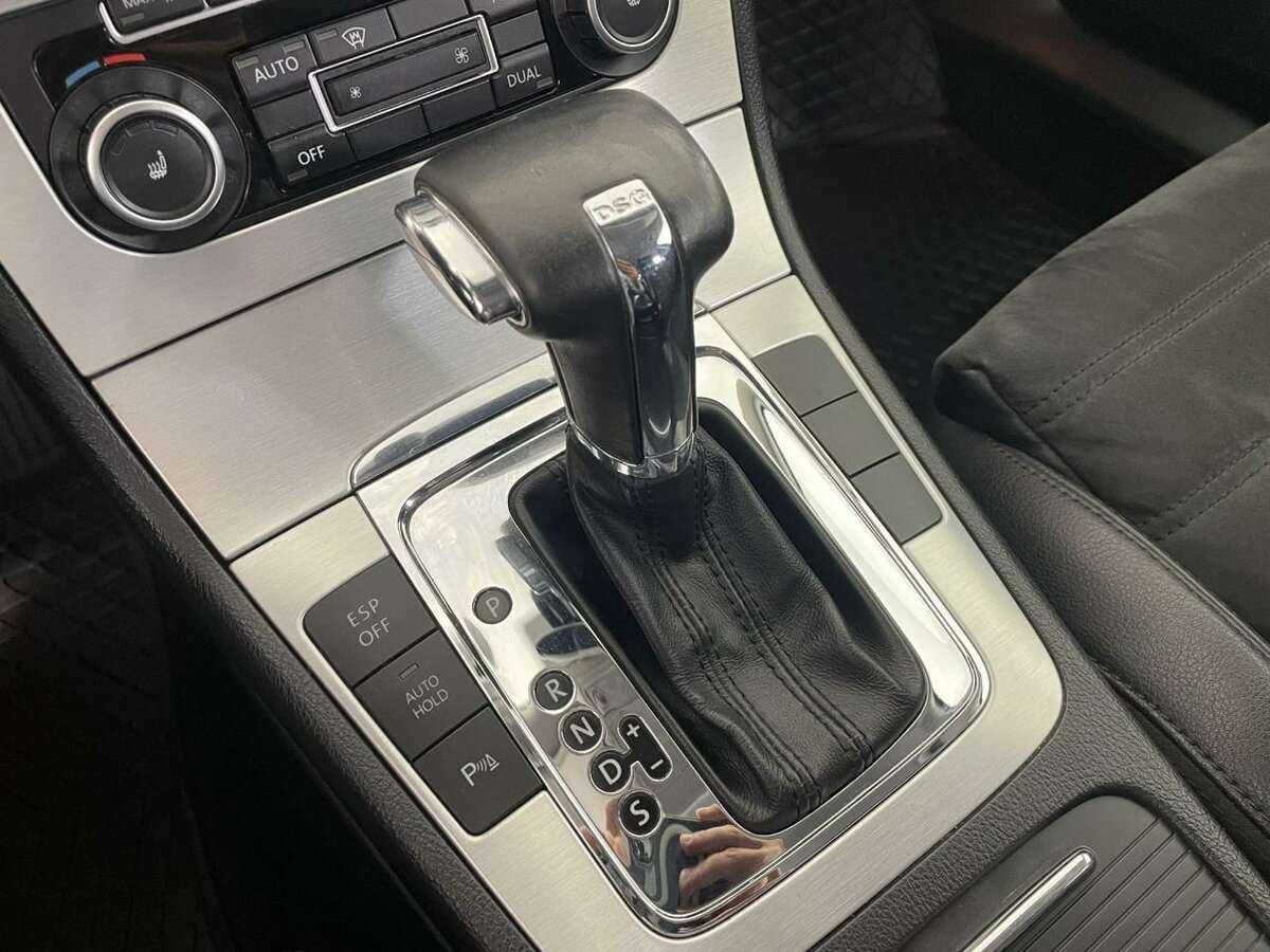 Volkswagen Passat с пробегом — 2010 год. Фото: #12