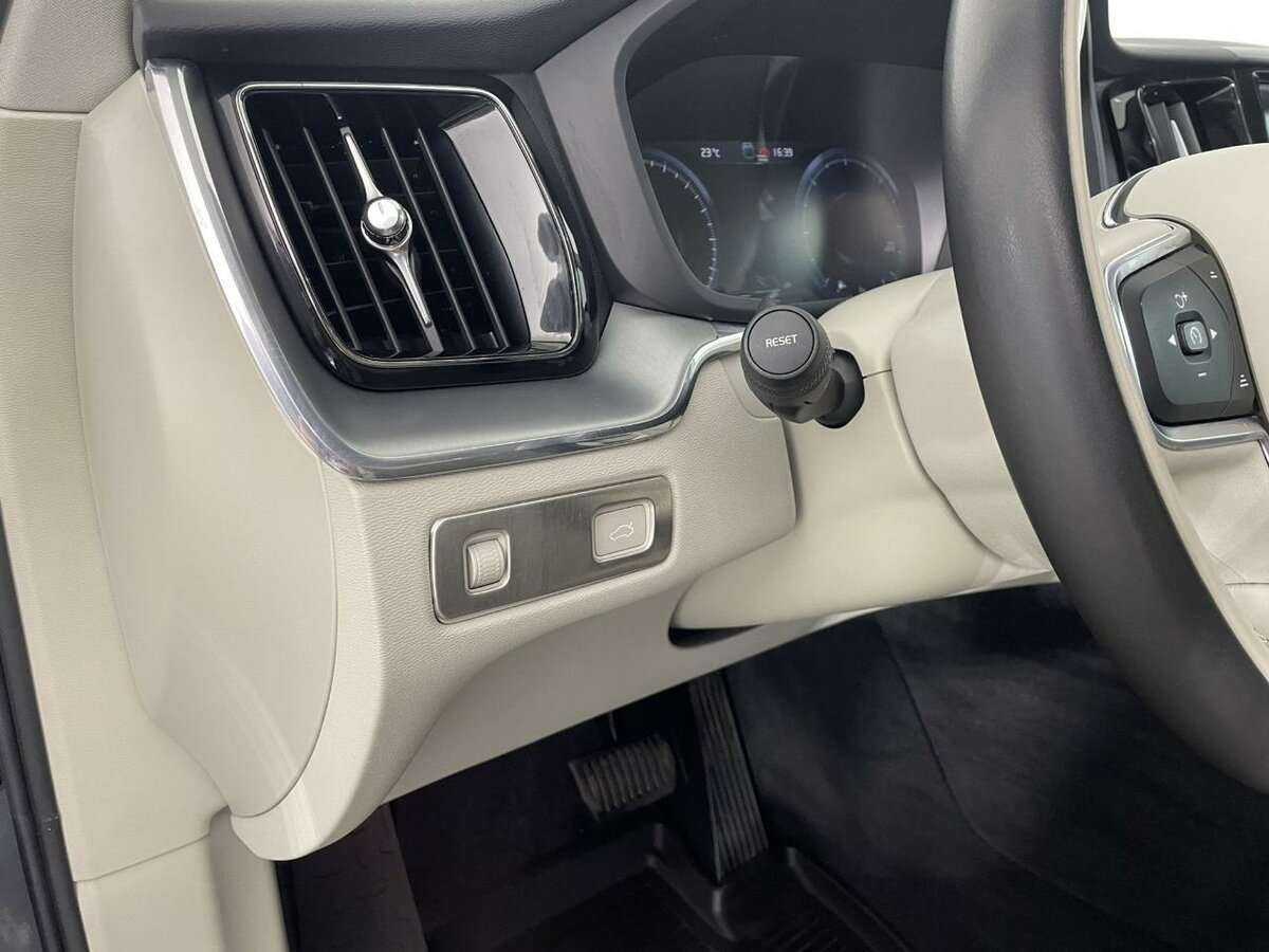 Volvo XC60 с пробегом — 2021 год. Фото: #8