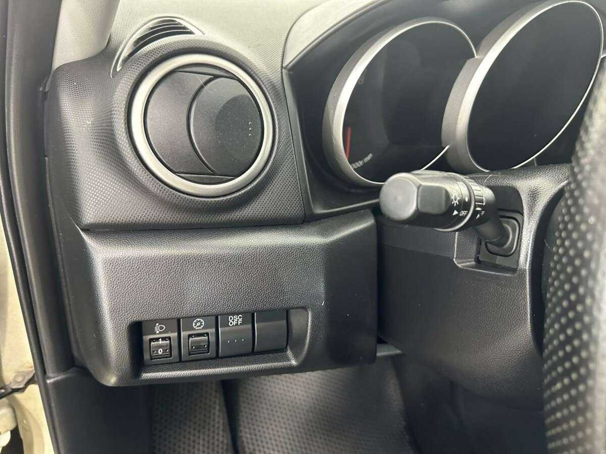 Mazda 3 с пробегом — 2006 год. Фото: #8