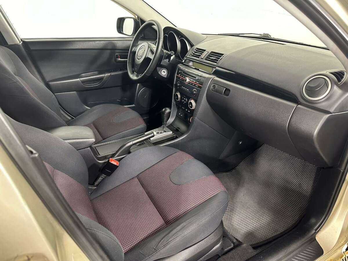 Mazda 3 с пробегом — 2006 год. Фото: #13