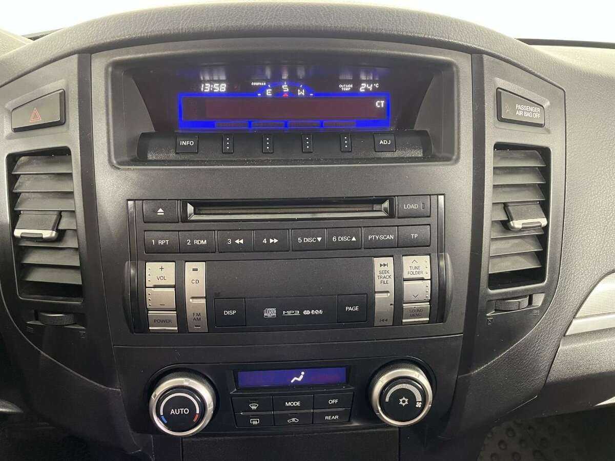 Mitsubishi Pajero с пробегом — 2008 год. Фото: #11