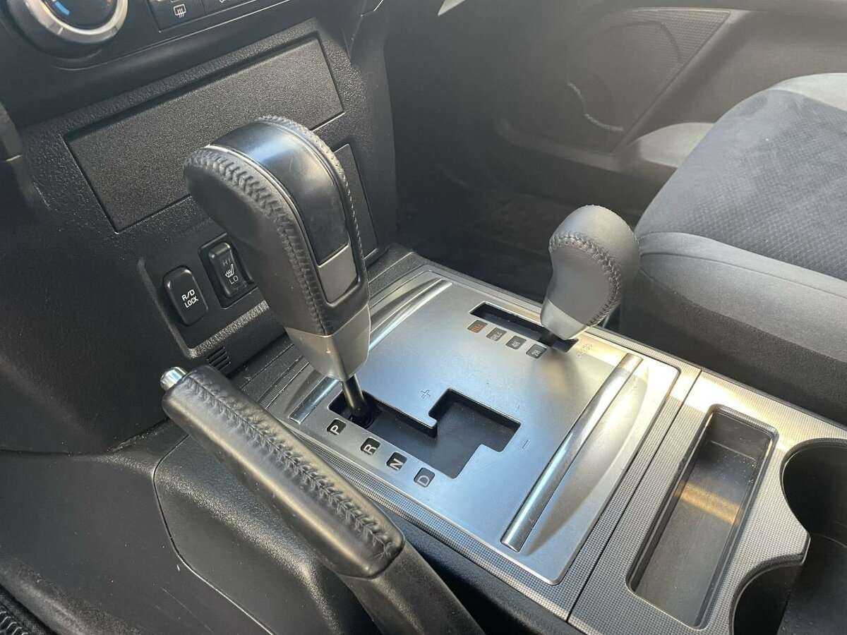 Mitsubishi Pajero с пробегом — 2008 год. Фото: #12