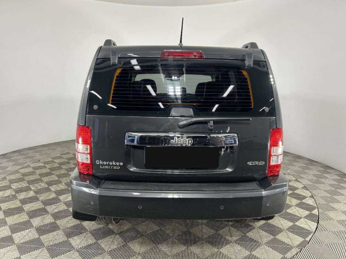 Jeep Cherokee с пробегом — 2010 год. Фото: #2