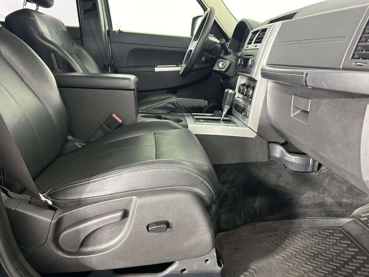 Jeep Cherokee с пробегом — 2010 год. Фото: #13