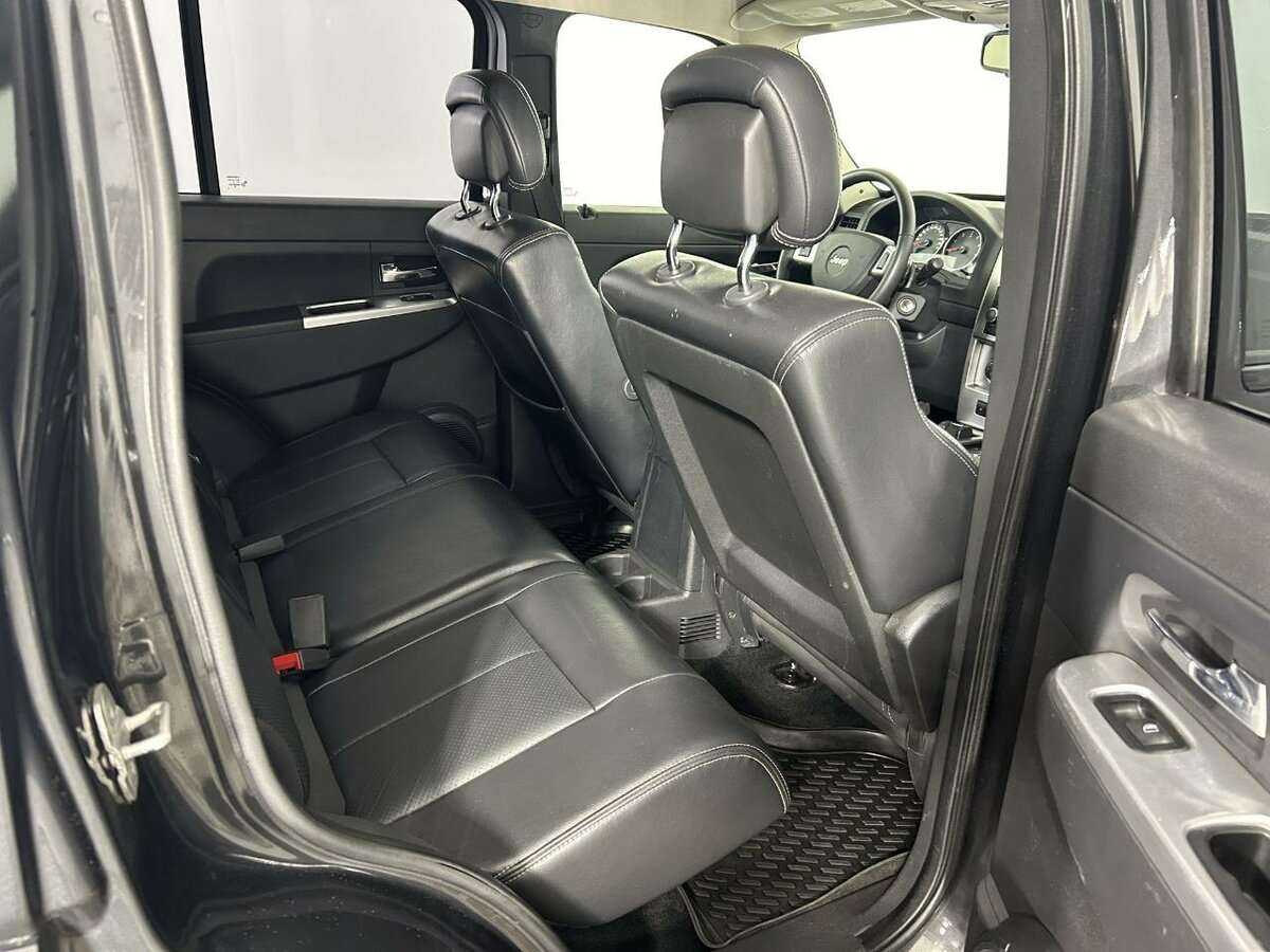 Jeep Cherokee с пробегом — 2010 год. Фото: #15