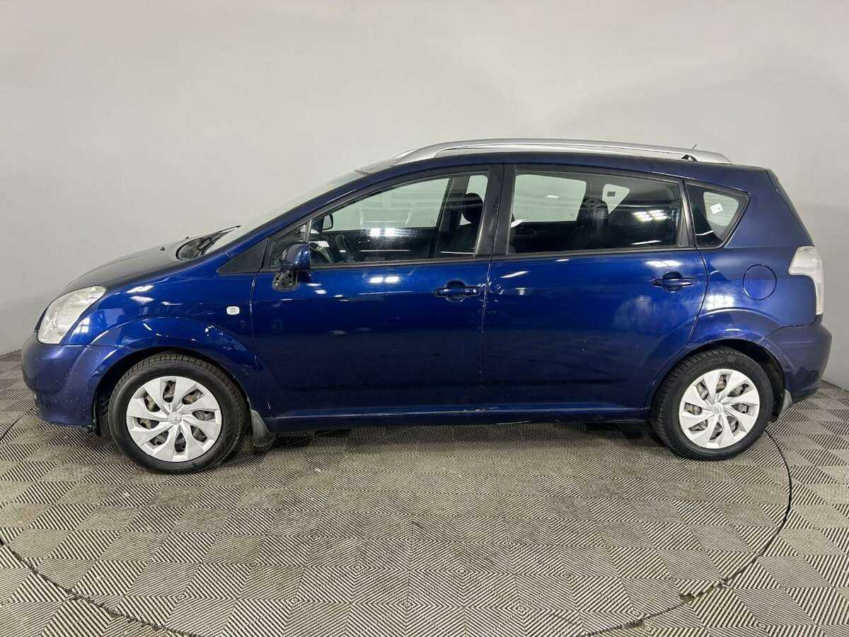 Toyota Corolla Verso с пробегом — 2006 год. Фото: #4