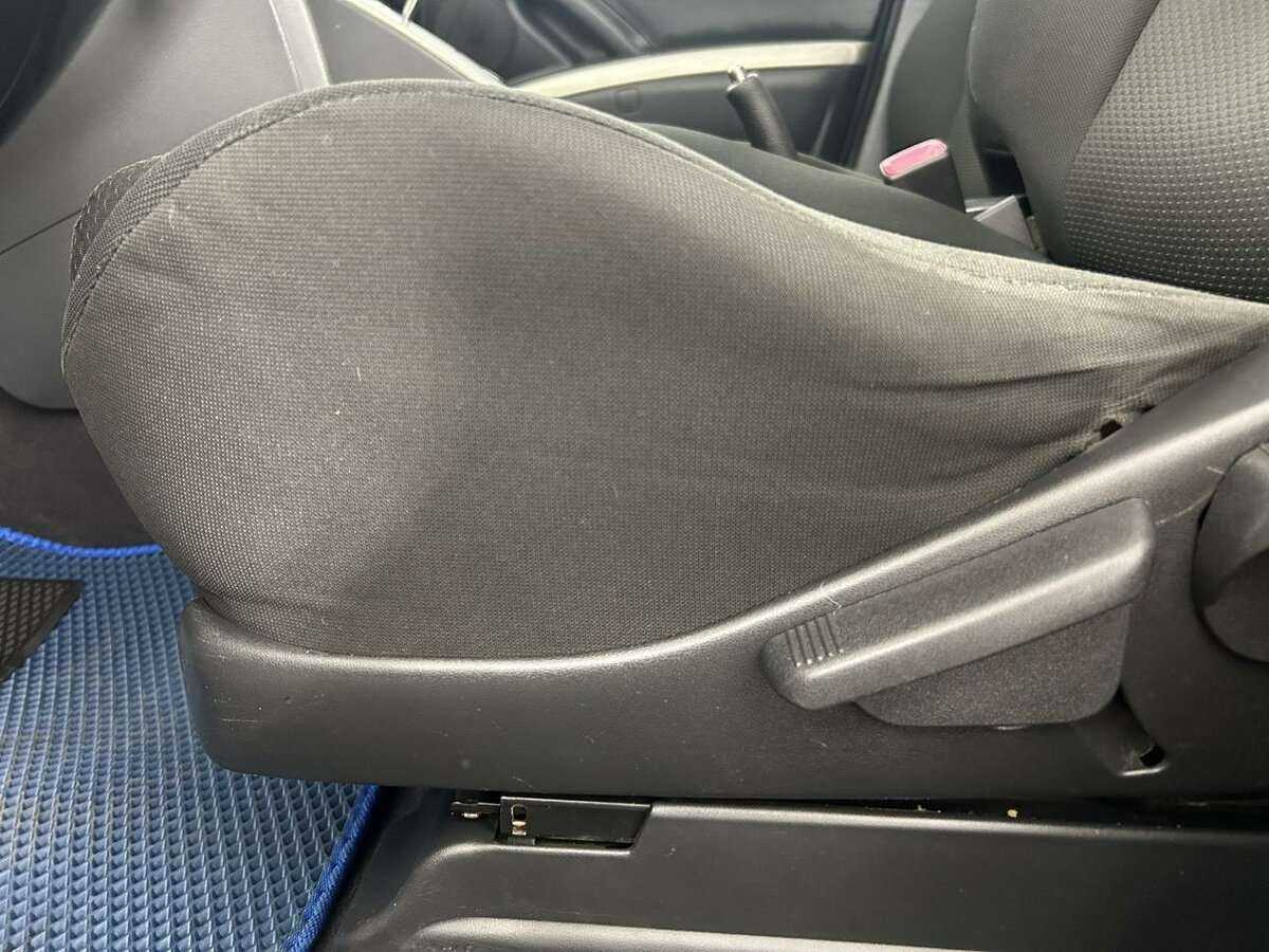 Toyota Corolla Verso с пробегом — 2006 год. Фото: #9