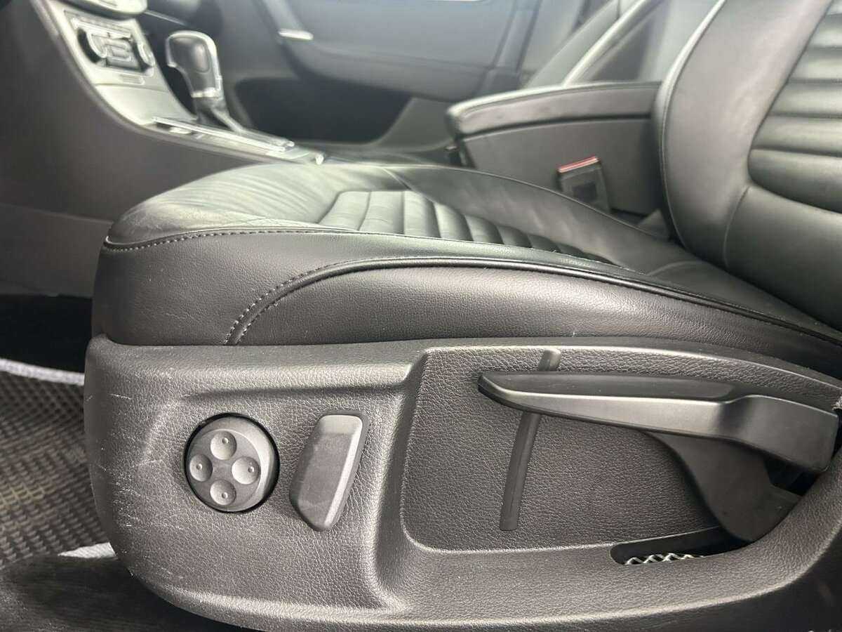 Volkswagen Passat с пробегом — 2011 год. Фото: #9