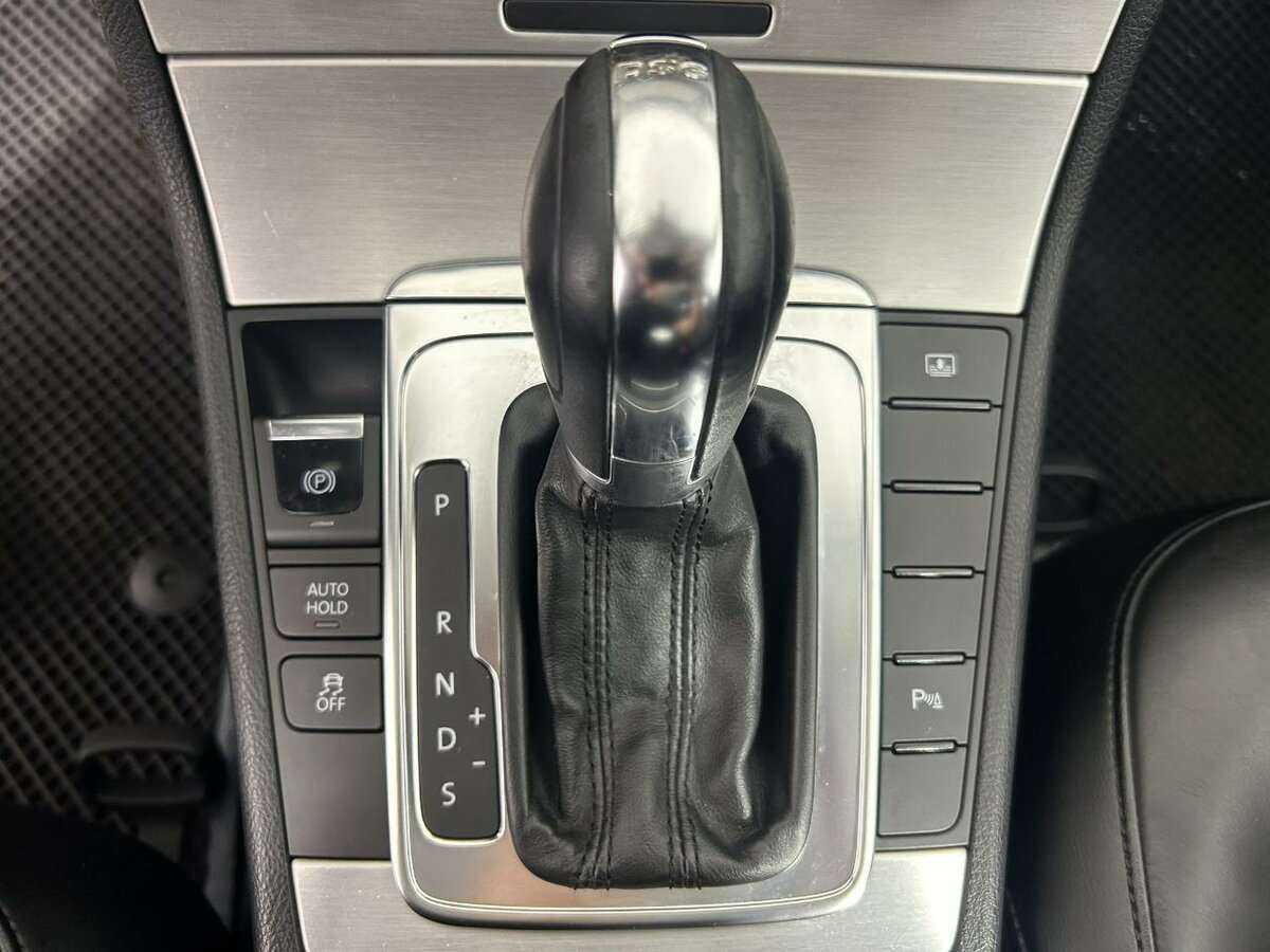 Volkswagen Passat с пробегом — 2011 год. Фото: #12