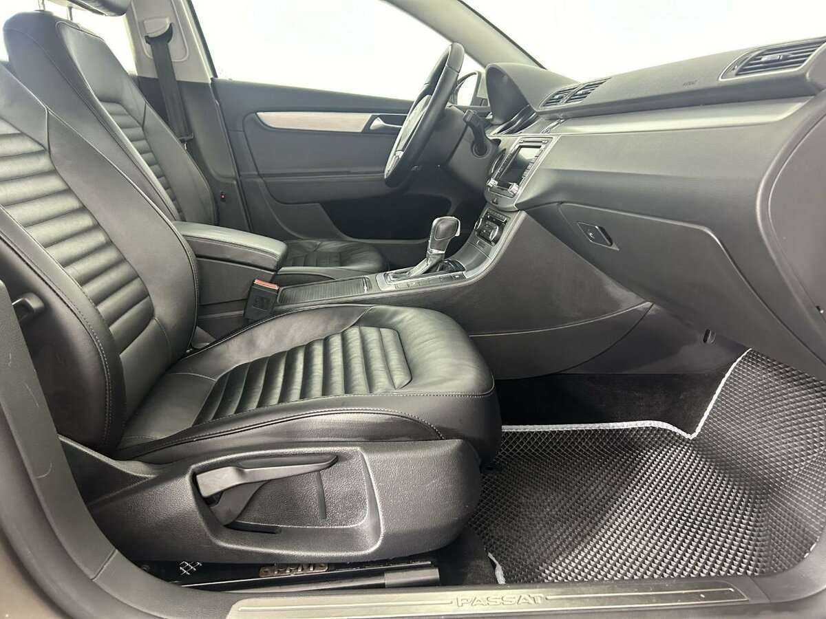Volkswagen Passat с пробегом — 2011 год. Фото: #13