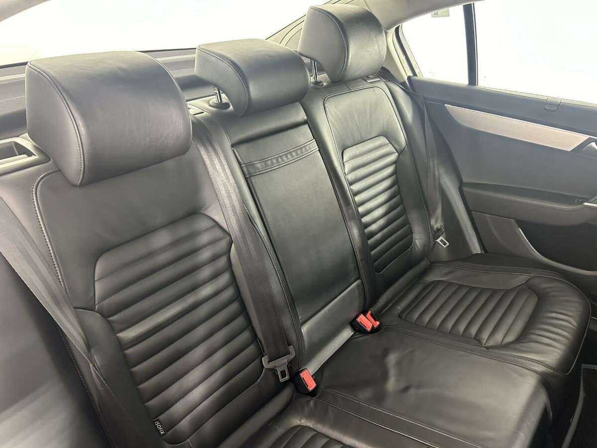 Volkswagen Passat с пробегом — 2011 год. Фото: #14