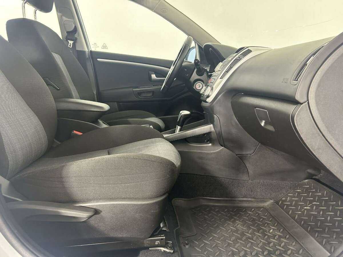 Kia Ceed с пробегом — 2012 год. Фото: #13