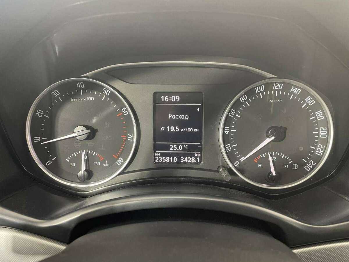 Skoda Octavia с пробегом — 2010 год. Фото: #10