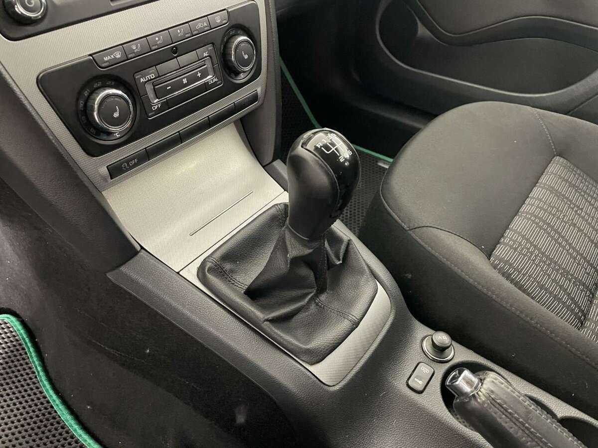 Skoda Octavia с пробегом — 2010 год. Фото: #12