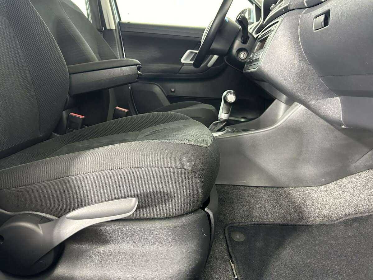 Skoda Fabia с пробегом — 2008 год. Фото: #13