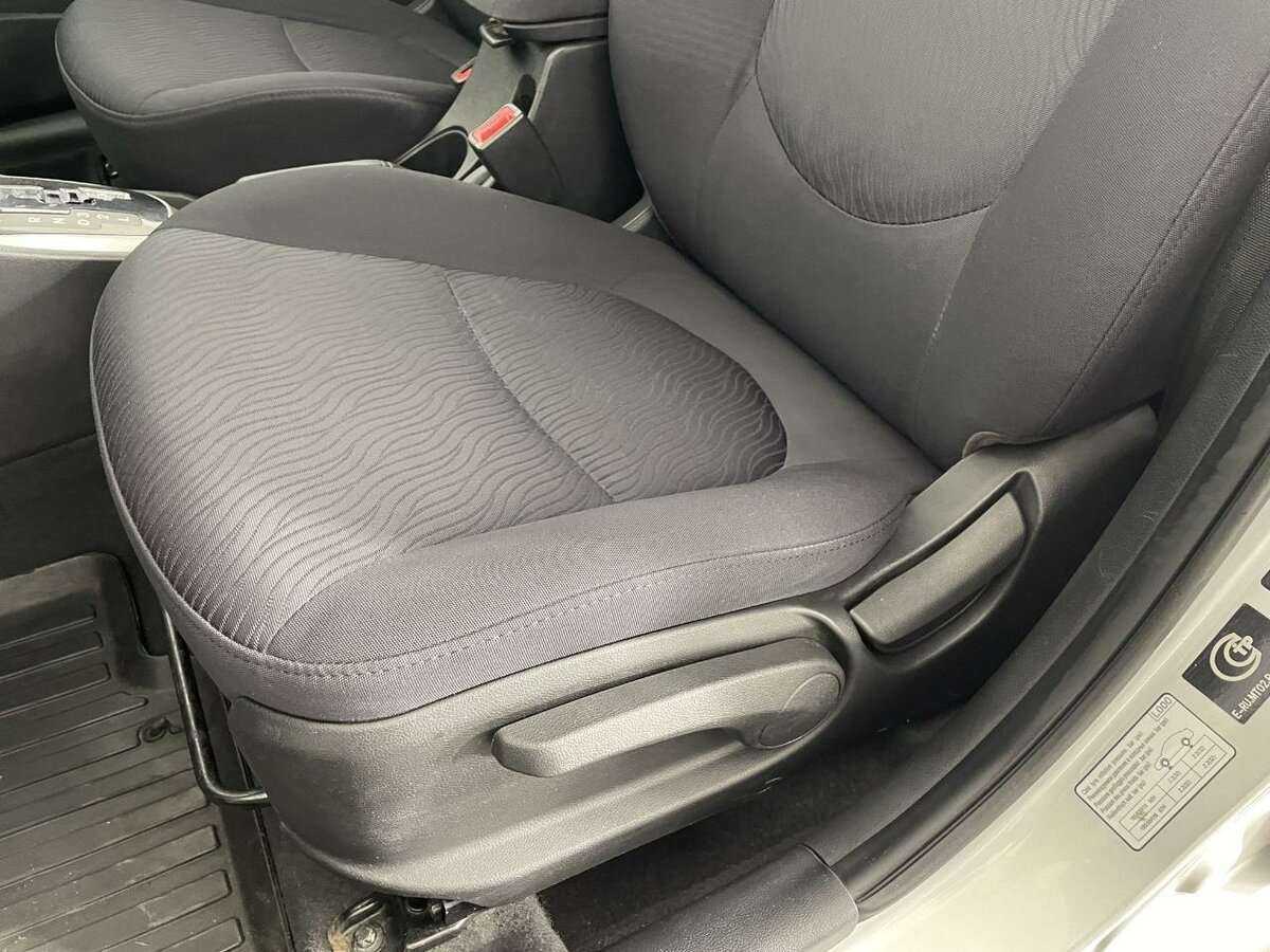 Hyundai Solaris с пробегом — 2012 год. Фото: #9