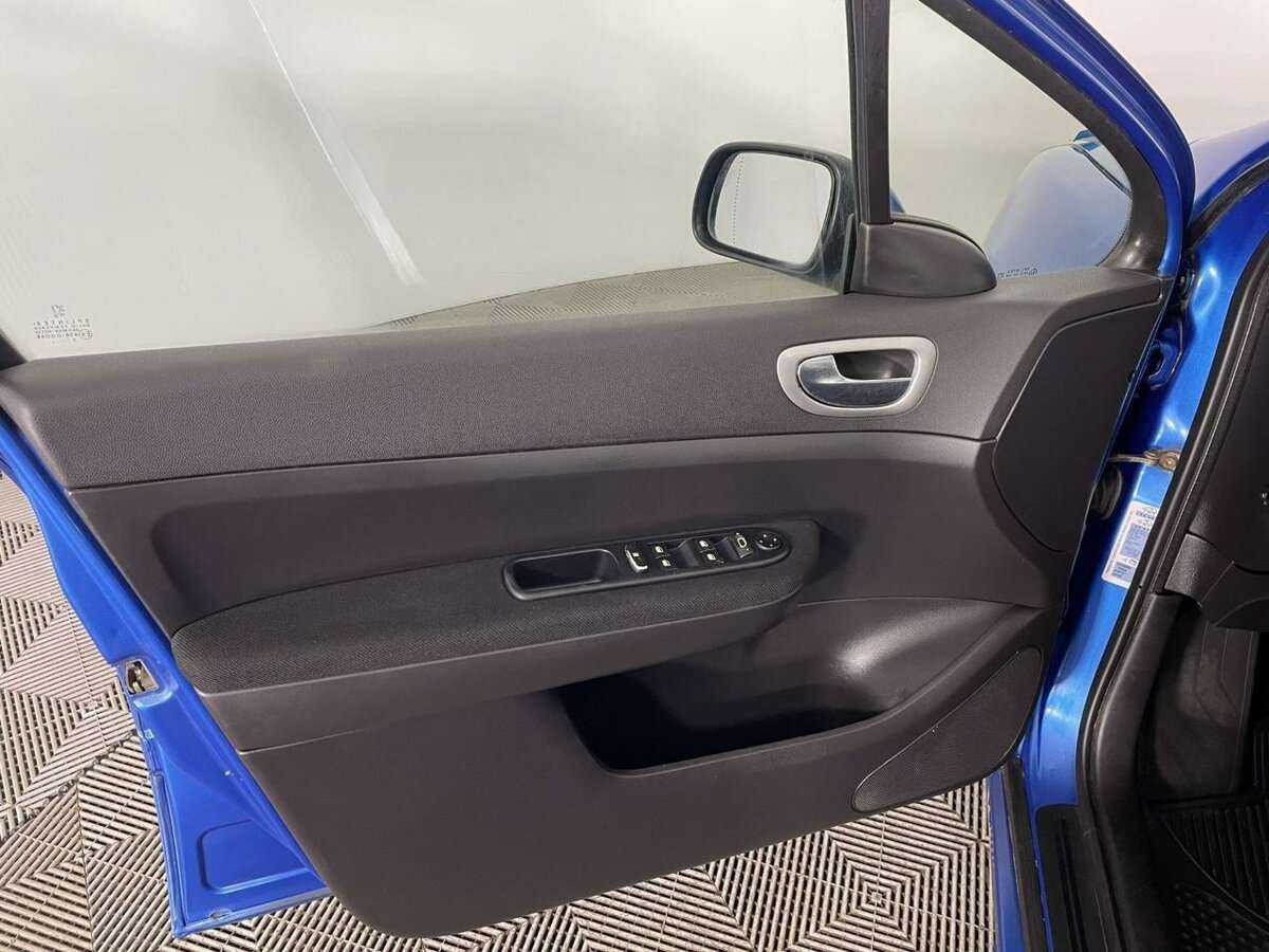 Peugeot 307 с пробегом — 2004 год. Фото: #7