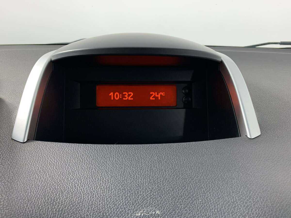 Renault Koleos с пробегом — 2008 год. Фото: #14