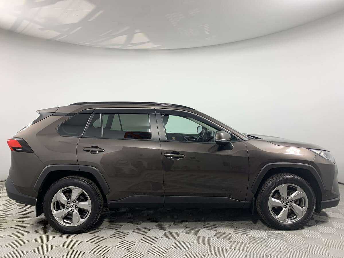 Toyota RAV4 с пробегом — 2021 год. Фото: #3