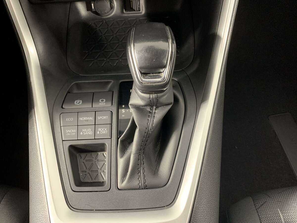 Toyota RAV4 с пробегом — 2021 год. Фото: #20