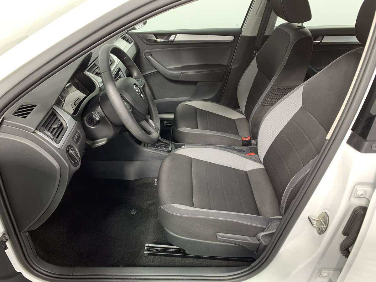 Skoda Rapid с пробегом — 2019 год. Фото: #13