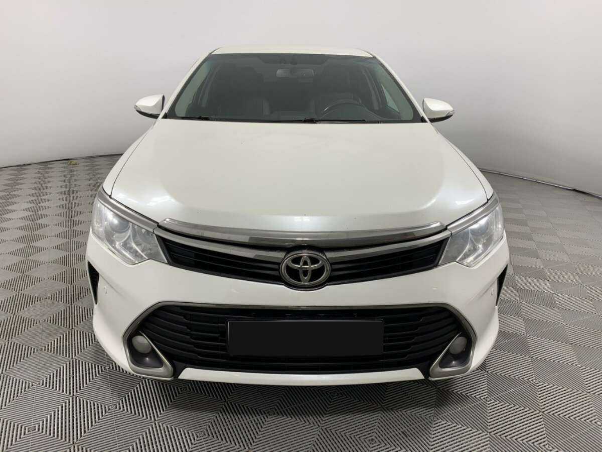 Toyota Camry с пробегом — 2016 год. Фото: #1