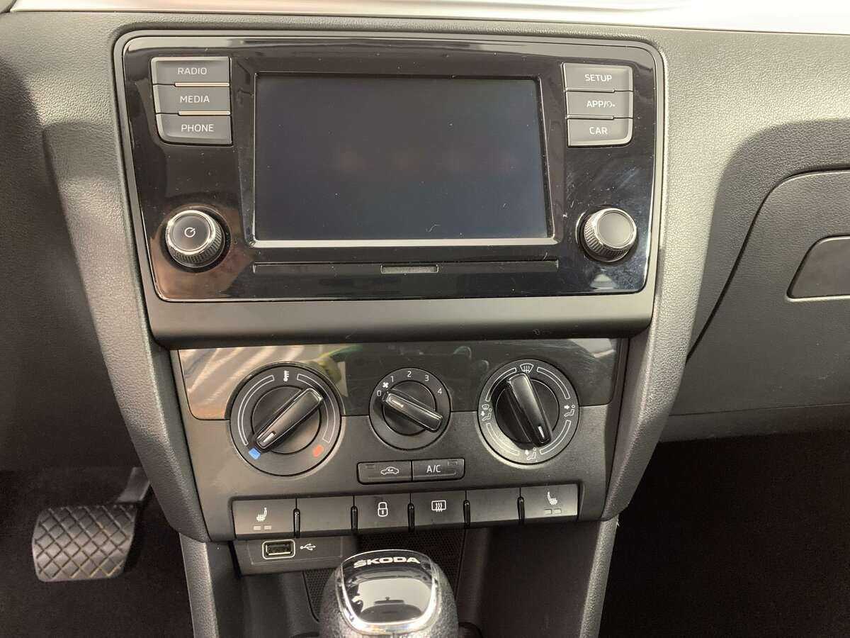 Skoda Rapid с пробегом — 2019 год. Фото: #11