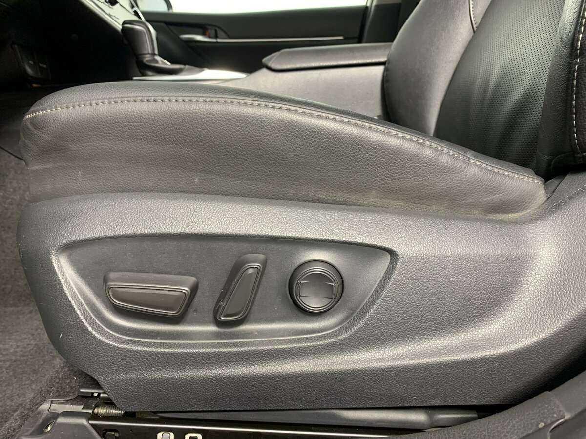 Toyota Camry с пробегом — 2021 год. Фото: #11