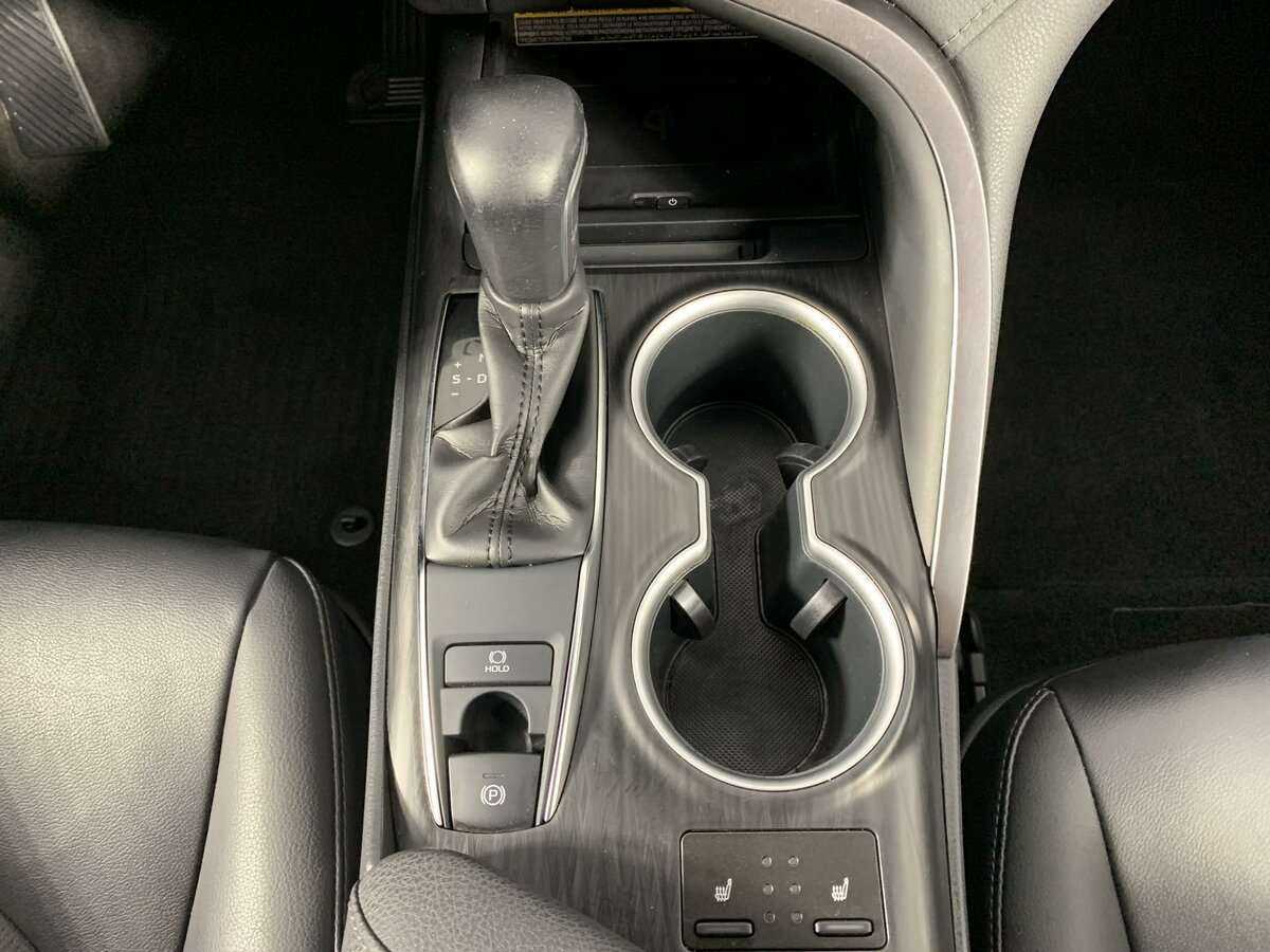 Toyota Camry с пробегом — 2021 год. Фото: #14