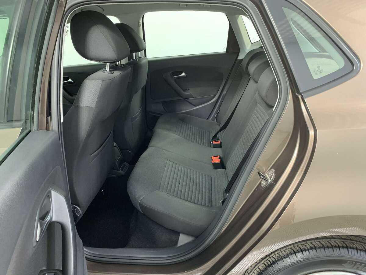 Volkswagen Polo с пробегом — 2012 год. Фото: #9