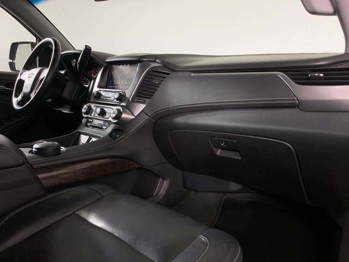 Chevrolet Tahoe с пробегом — 2016 год. Фото: #11