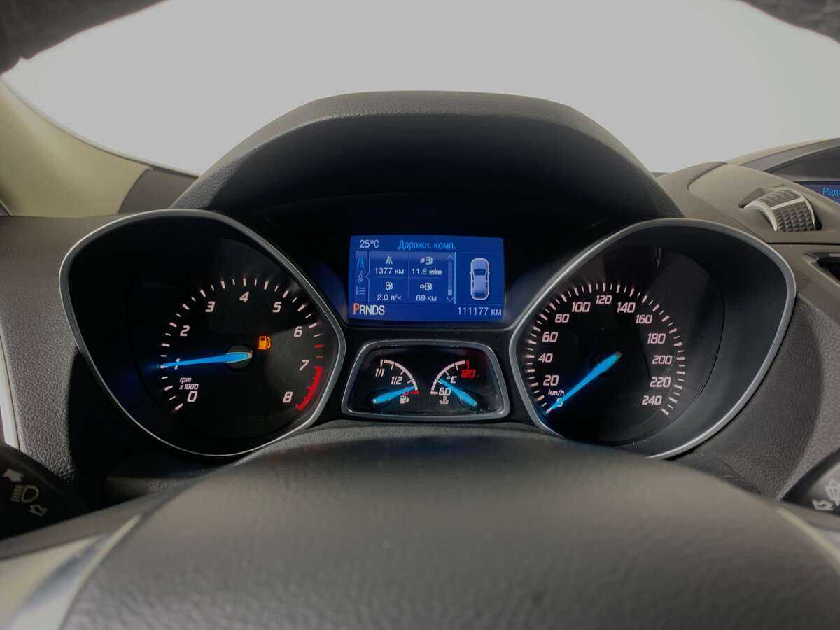 Ford Kuga с пробегом — 2014 год. Фото: #11