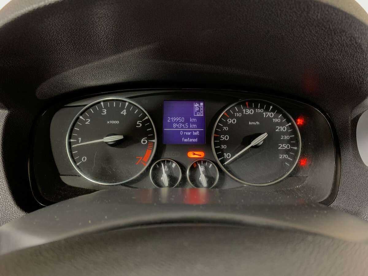 Renault Laguna с пробегом — 2008 год. Фото: #12