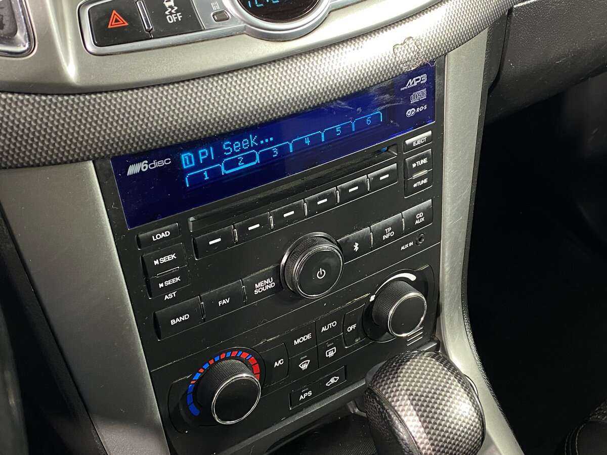 Chevrolet Captiva с пробегом — 2012 год. Фото: #11