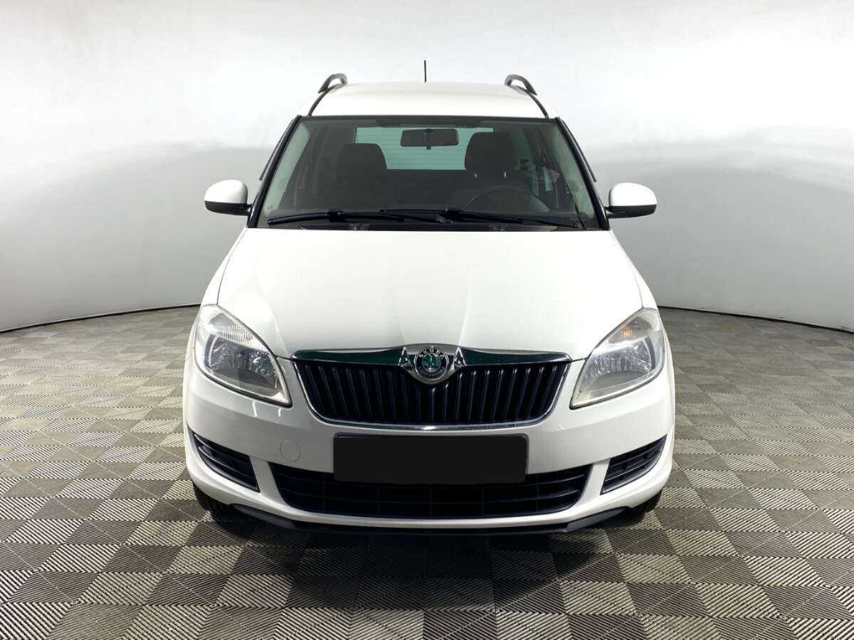 Skoda Roomster с пробегом — 2011 год. Фото: #1