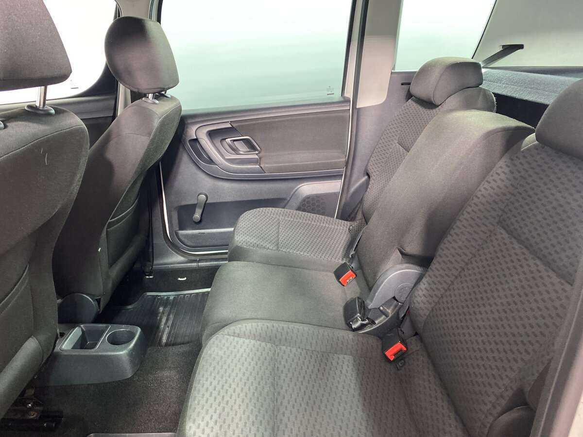 Skoda Roomster с пробегом — 2011 год. Фото: #9