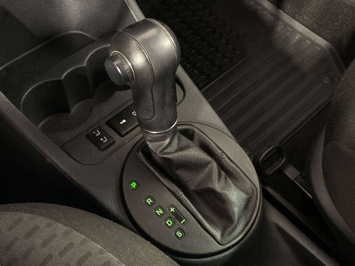 Skoda Roomster с пробегом — 2011 год. Фото: #13