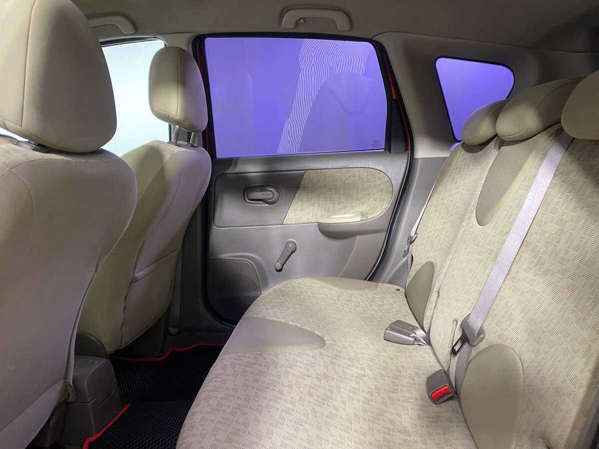 Nissan Note с пробегом — 2006 год. Фото: #9