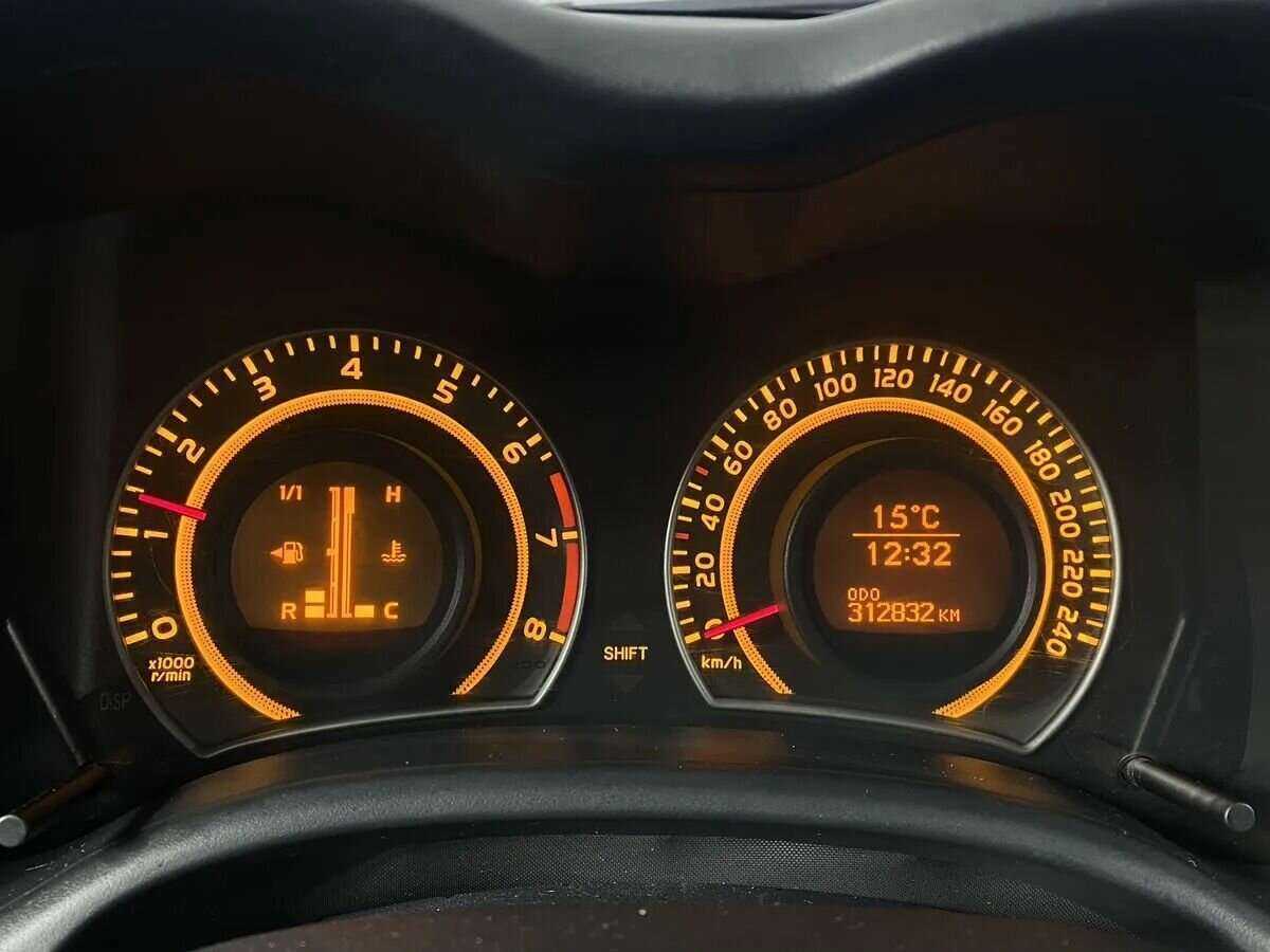 Toyota Corolla с пробегом — 2007 год. Фото: #12