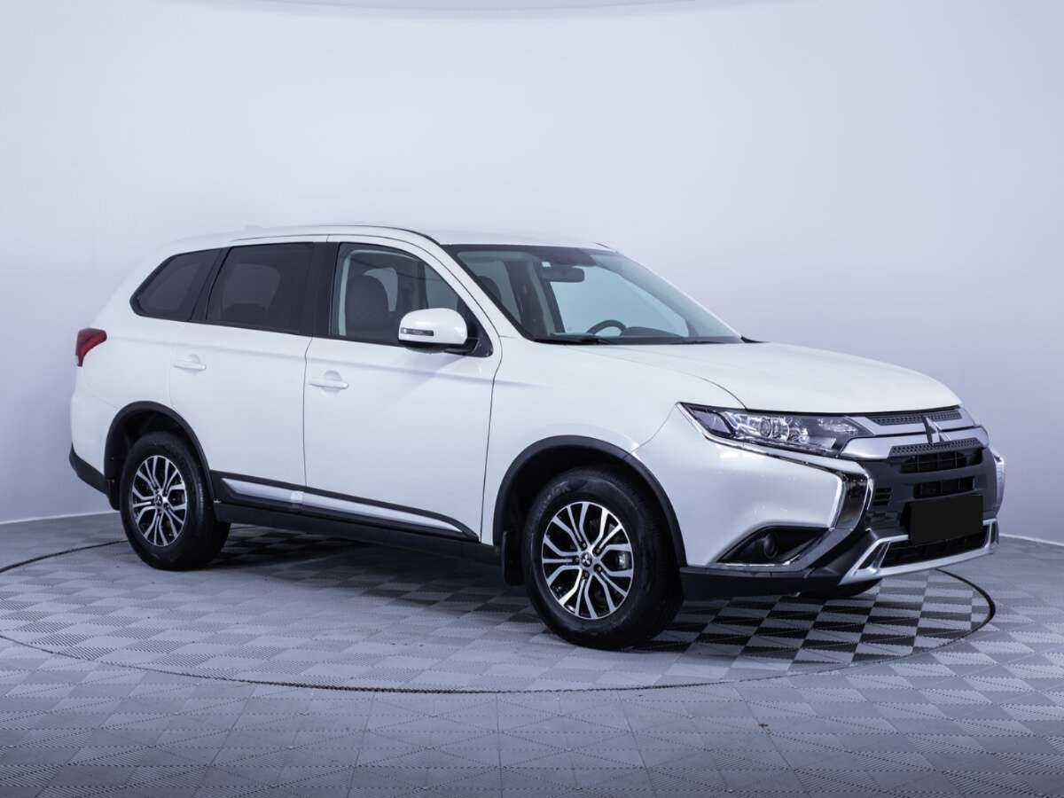 Mitsubishi Outlander с пробегом — 2020 год. Фото: #2
