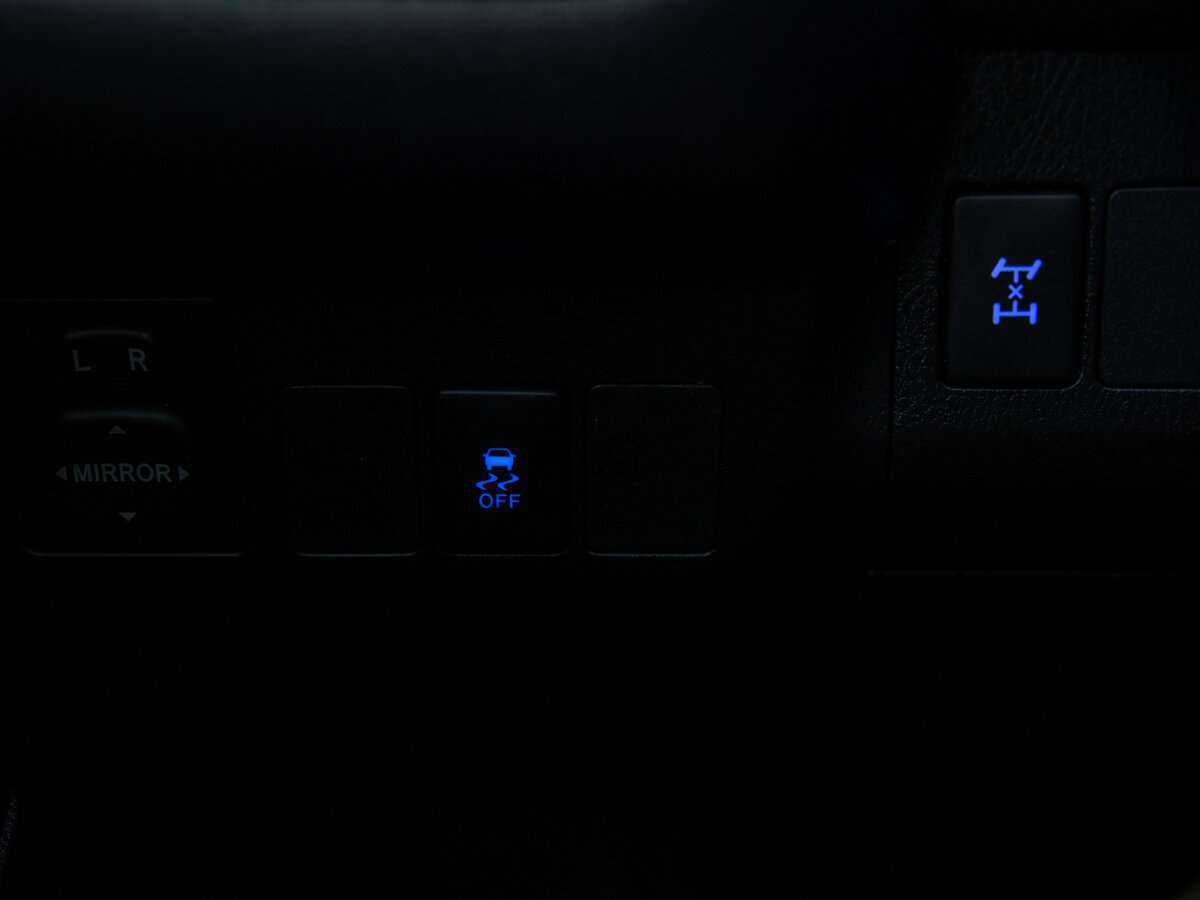 Toyota RAV4 с пробегом — 2013 год. Фото: #18