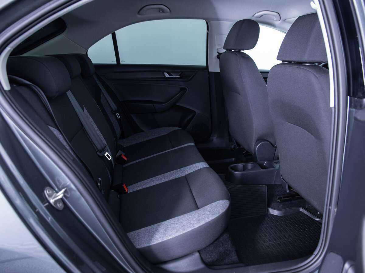 Skoda Rapid с пробегом — 2021 год. Фото: #6